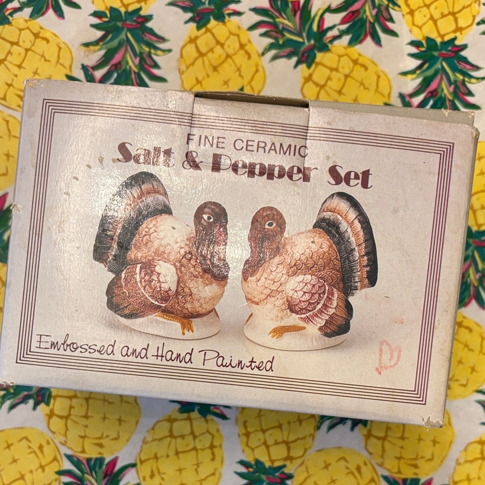 Ceramic Turkey Salt & Pepper Shakers - Brown